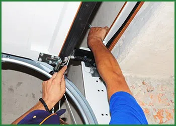 Quality Garage Door Brooklyn, NY 347-842-4379 - garagedoor-spring-repair-t-21-gr-39m