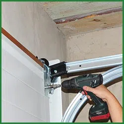 Quality Garage Door Brooklyn, NY 347-842-4379 - side-t-21-gr-39m-garage-door-repairs